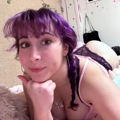 elivecams.com samsqueebs profile on OnlyFans in orgy category