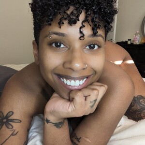 Jayla_Quinn Black webcam from Canada